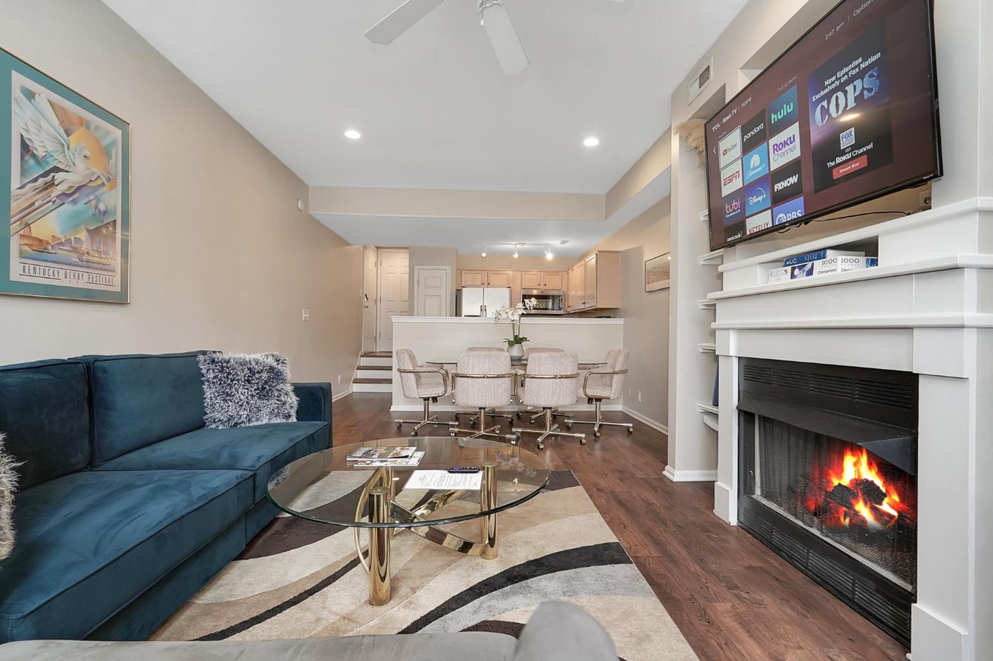 Lux Townhouse, Walk To All, Sleeps 6 Adults Louisville Esterno foto