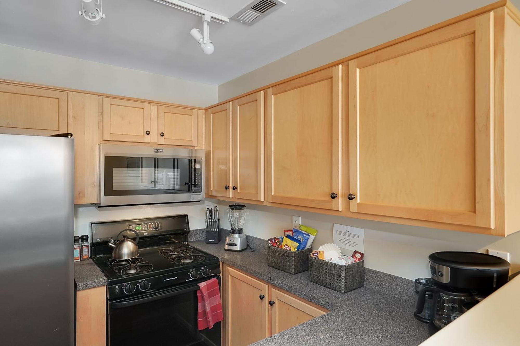 Lux Townhouse, Walk To All, Sleeps 6 Adults Louisville Esterno foto