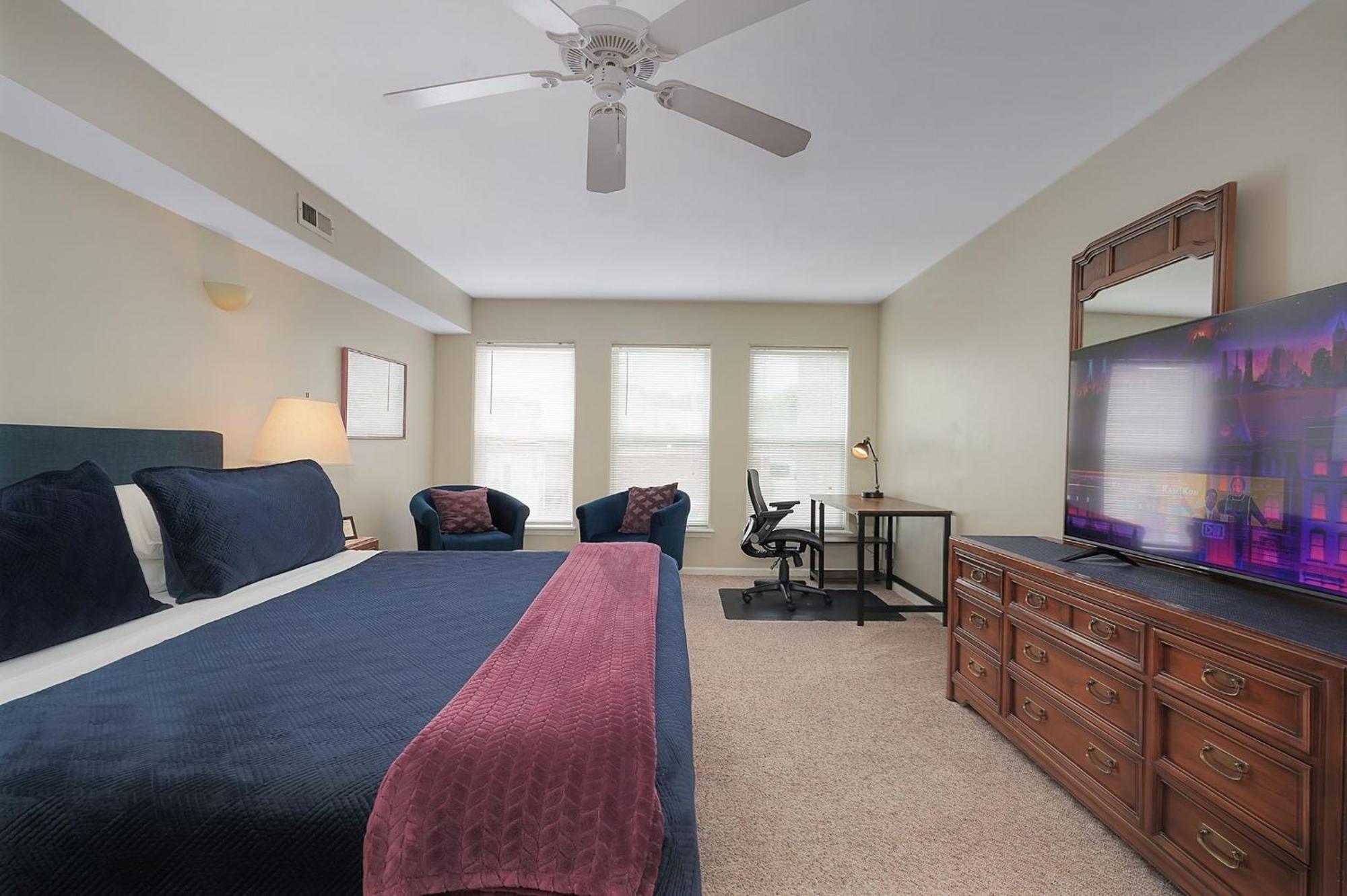 Lux Townhouse, Walk To All, Sleeps 6 Adults Louisville Esterno foto