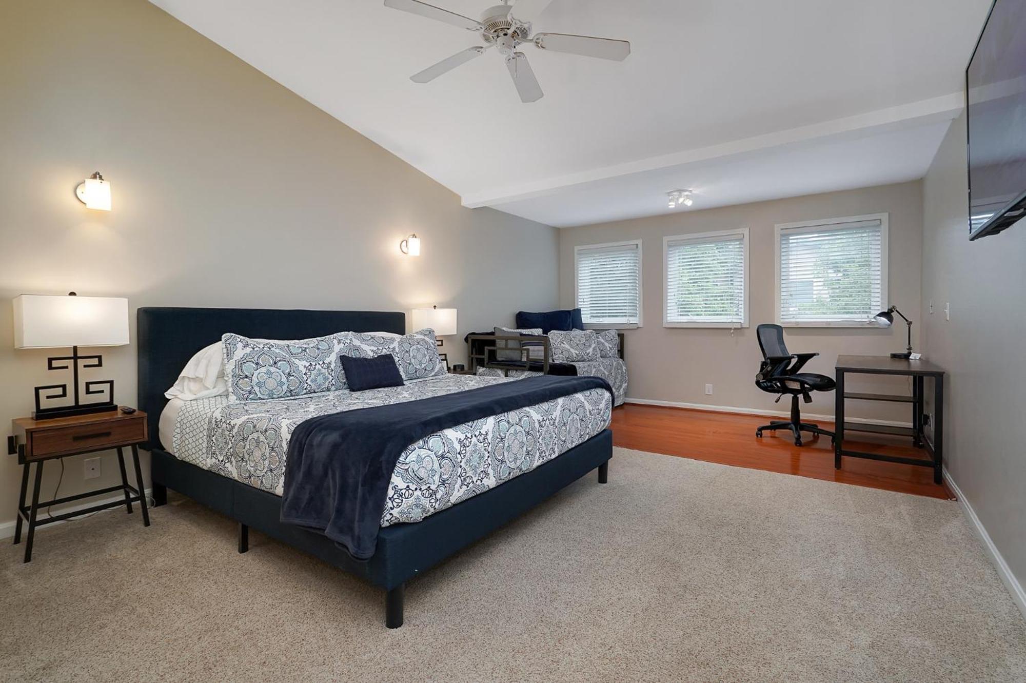 Lux Townhouse, Walk To All, Sleeps 6 Adults Louisville Esterno foto